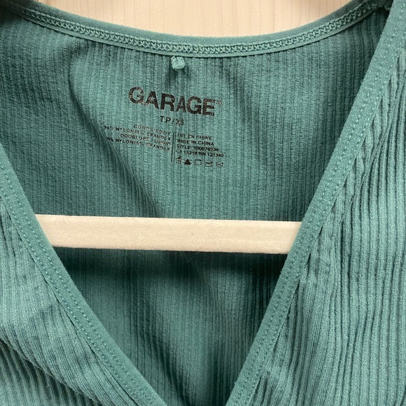 Garage- Seamless Deep Plunge Tank - Picture 3 of 4